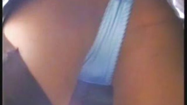 Die magere Freundin Nikki Next nimmt einen riesigen Schwanz in ihre zierliche Muschi sex clips swinger