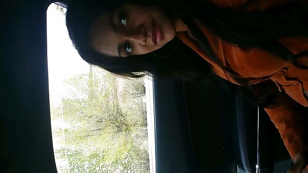 Blondine mit kleinen Titten bläst saftigen Schwanz und gratis sex clips wird früh am Morgen gefickt