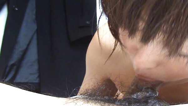 Das verspielte private sex clips japanische Luder SAKURA ARAGAKI wird durch das Höschen gefingert