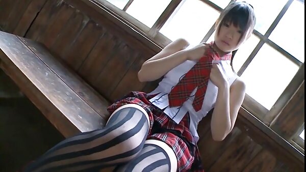 Die saftigen Titten der Japanerin Kasumi sex clips gratis Uehara wackeln, als sie gefickt wird
