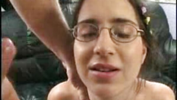 Duett supergestapelter weißer Babes wird von kostenlose sexclips BBC zu dritt in den Arsch gefickt